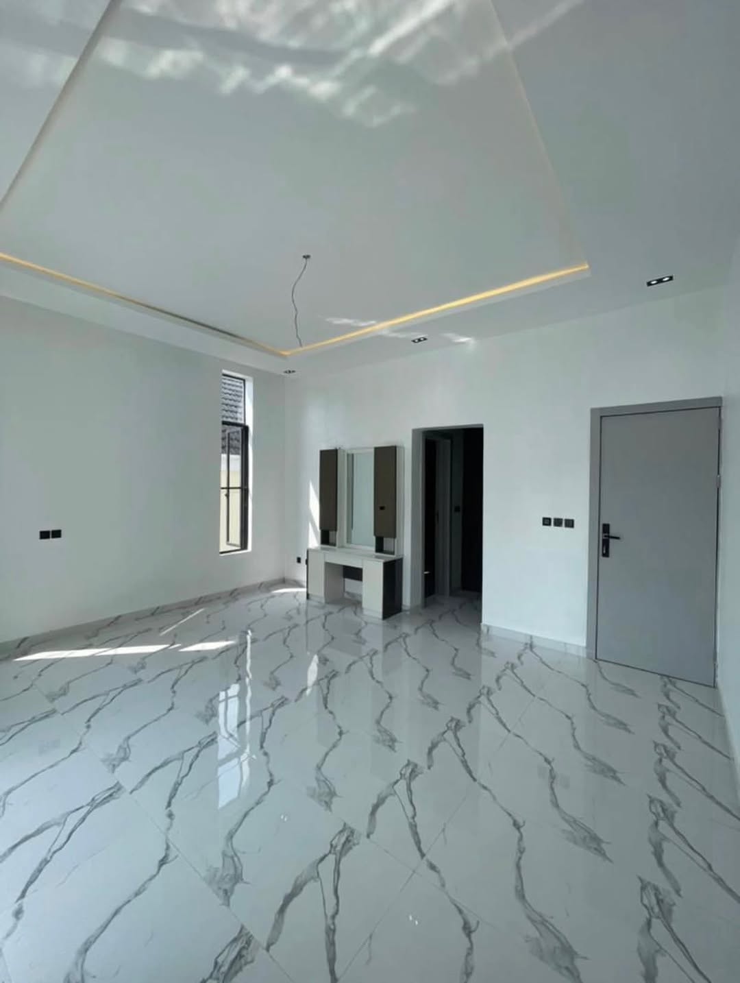 Opulent 6-Bed Duplex with Private Pool & Cinema