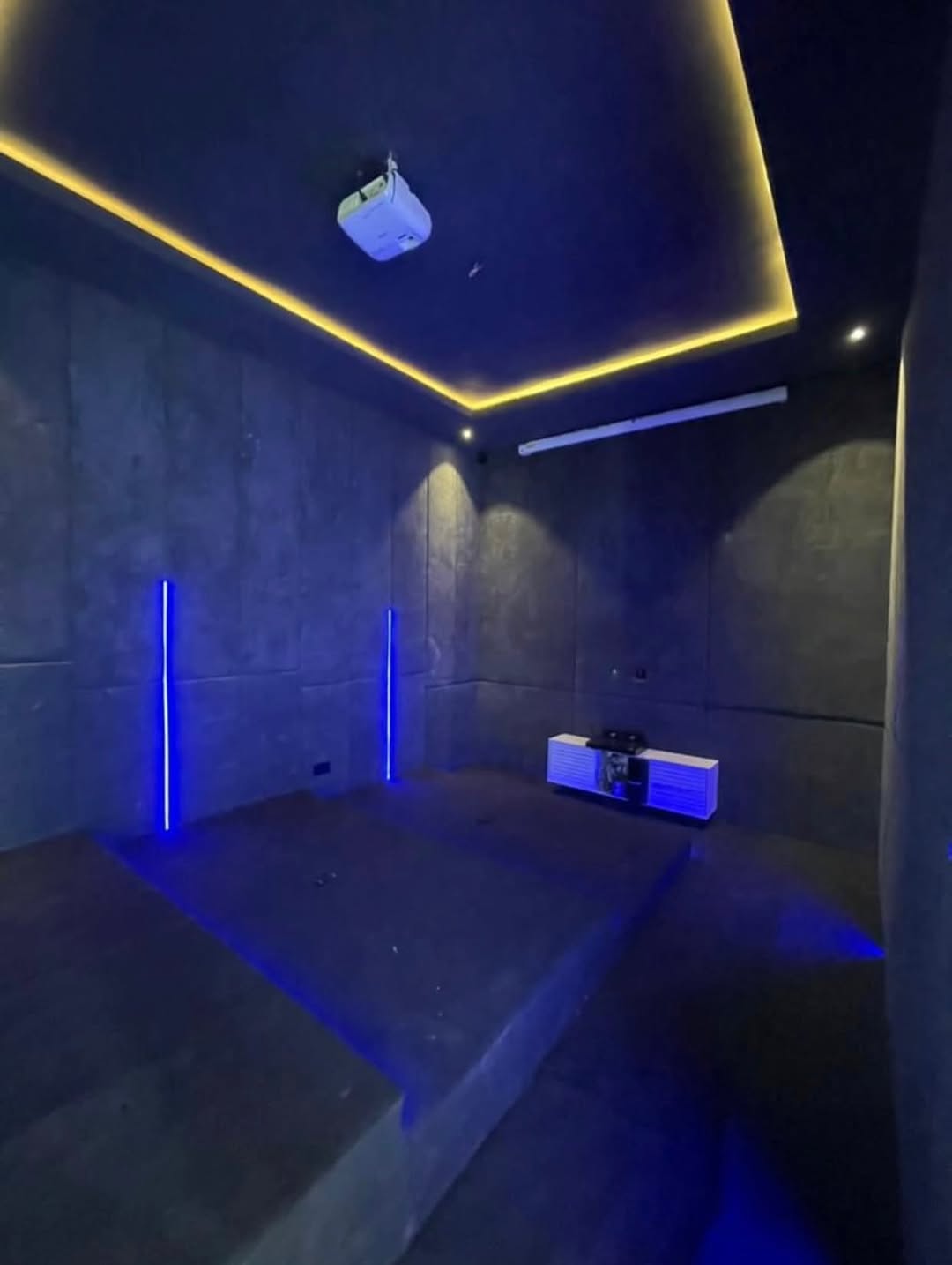 Opulent 6-Bed Duplex with Private Pool & Cinema