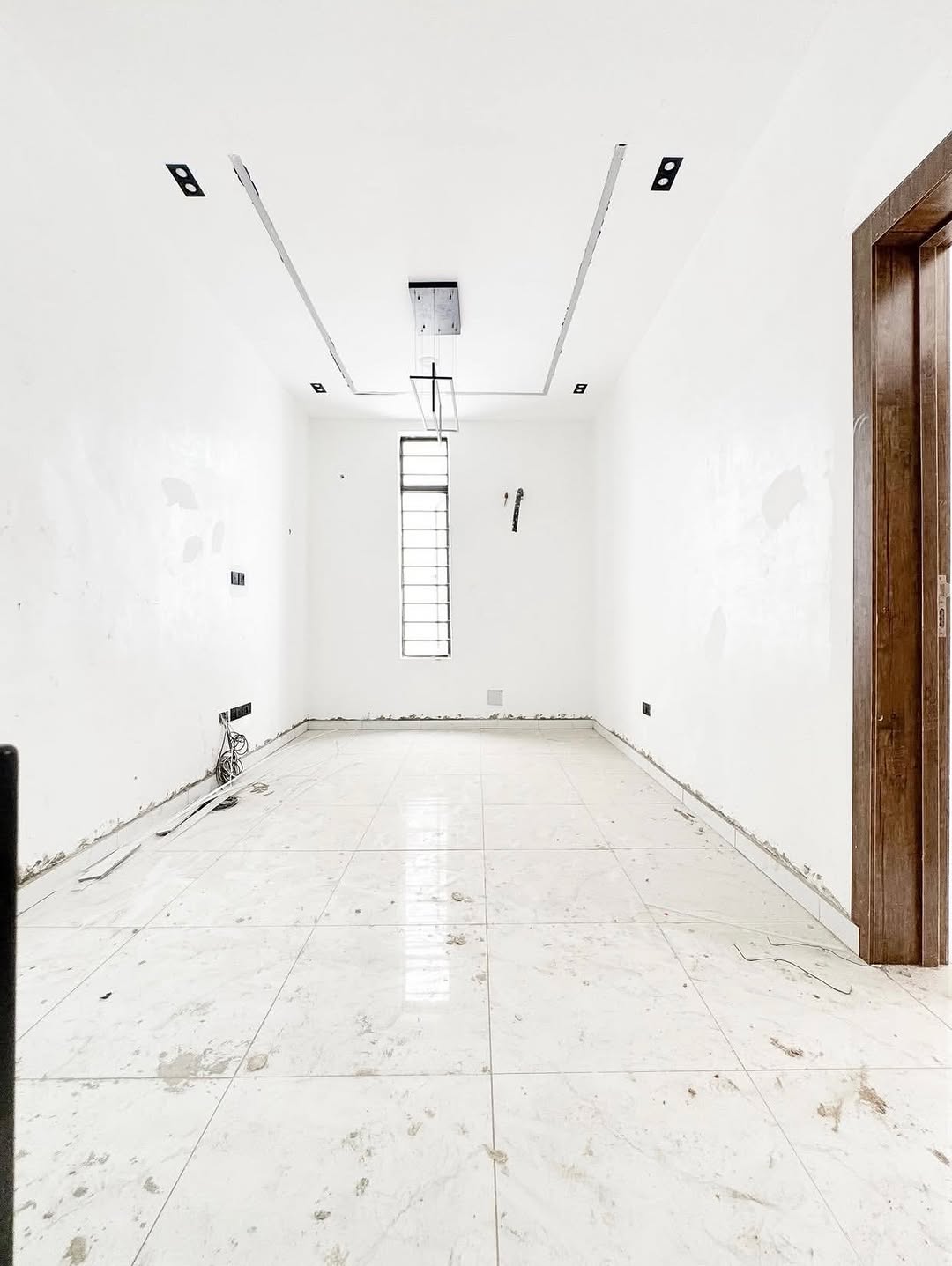 5-Bedroom Haven in Chevron: Luxury, Space & BQ