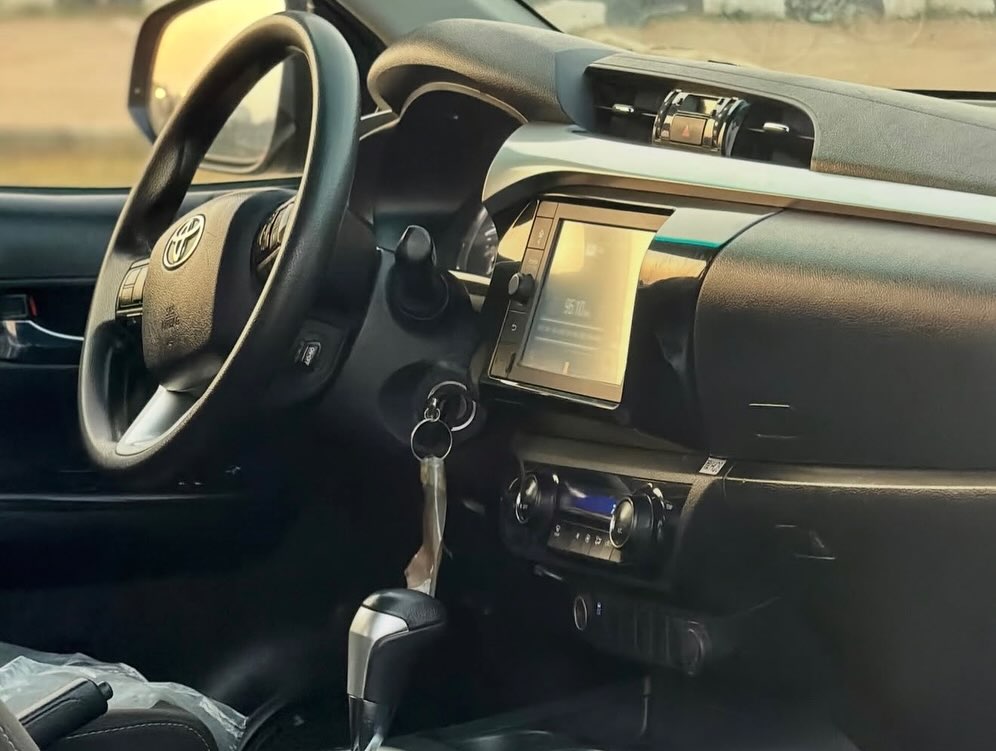 2023 Toyota Hilux SR5 V4 | Premium & Ready in Abuja