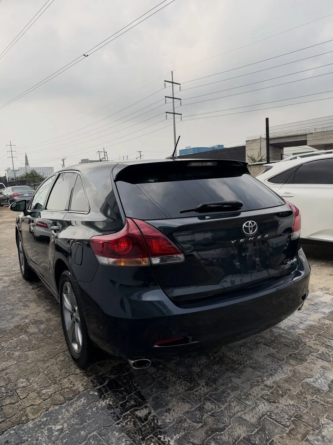 2013 Venza XLE AWD: Luxury SUV, Nationwide Delivery