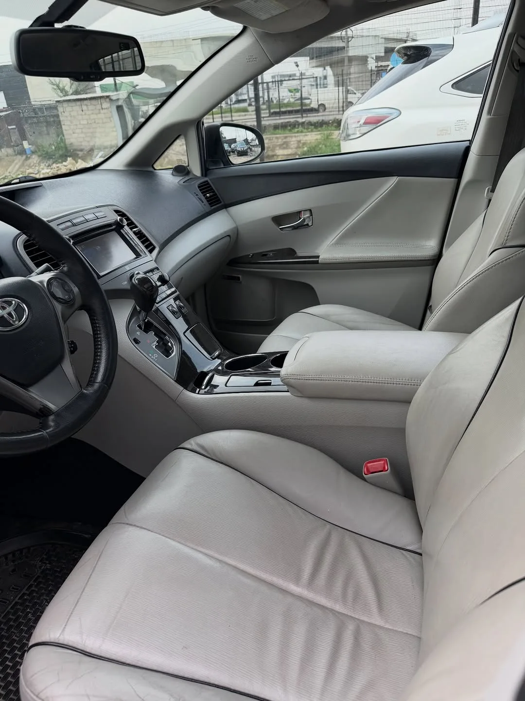 2013 Venza XLE AWD: Luxury SUV, Nationwide Delivery