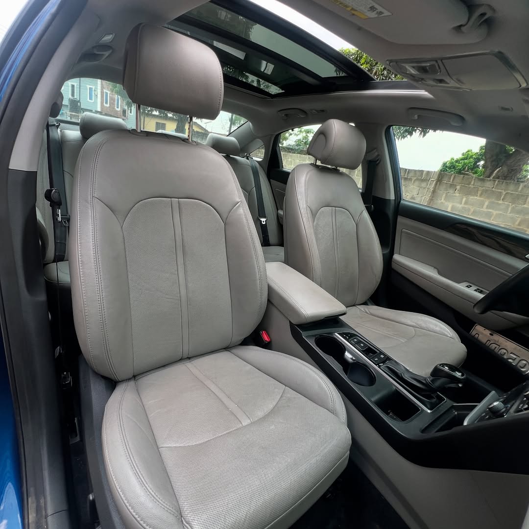 Luxury Loaded 2015 Sonata: Panoramic Roof & Leather