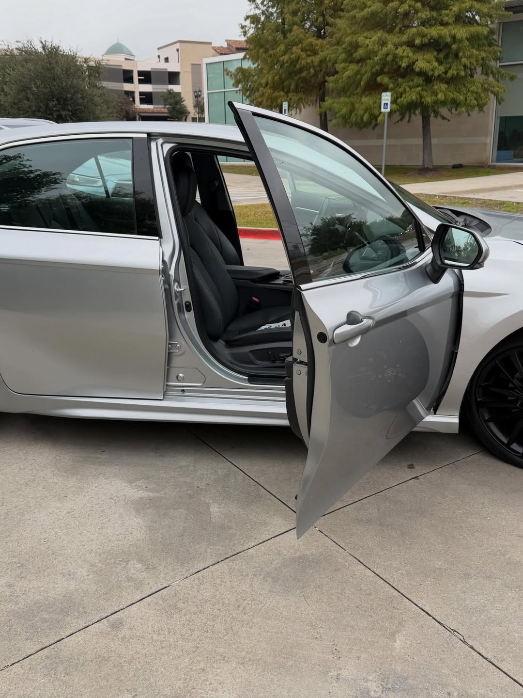 2019 Toyota Camry: Low Miles, Premium Value