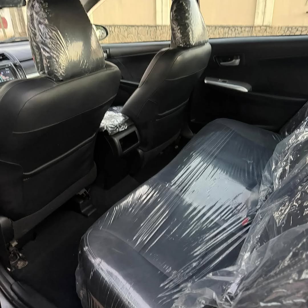 2013 Camry SE: Sporty, Reliable & Unbeatable Value