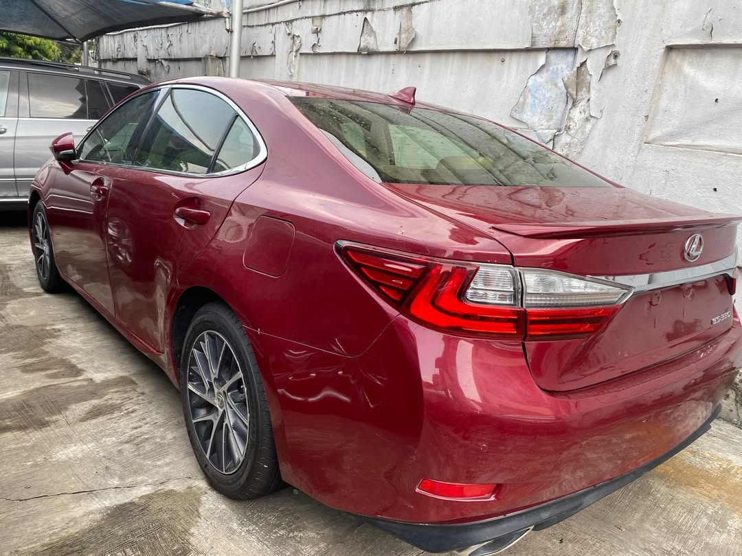 Red Lexus ES350: V6 Power, Fully Paid Customs