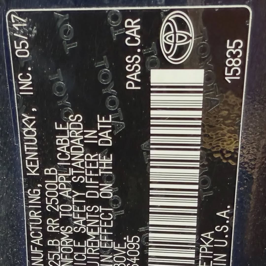 Luxury Low-Mileage 2017 Avalon Limited