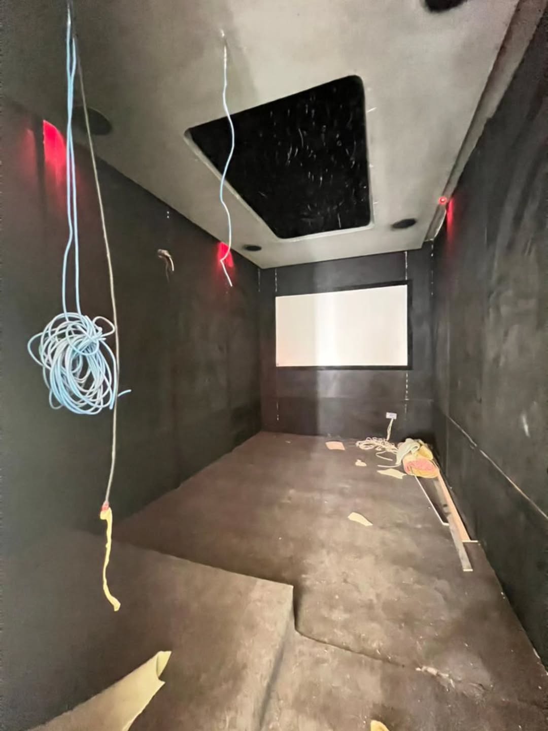 Lekki Phase 1 Grandeur: 5-Bed Duplex with Pool & Cinema