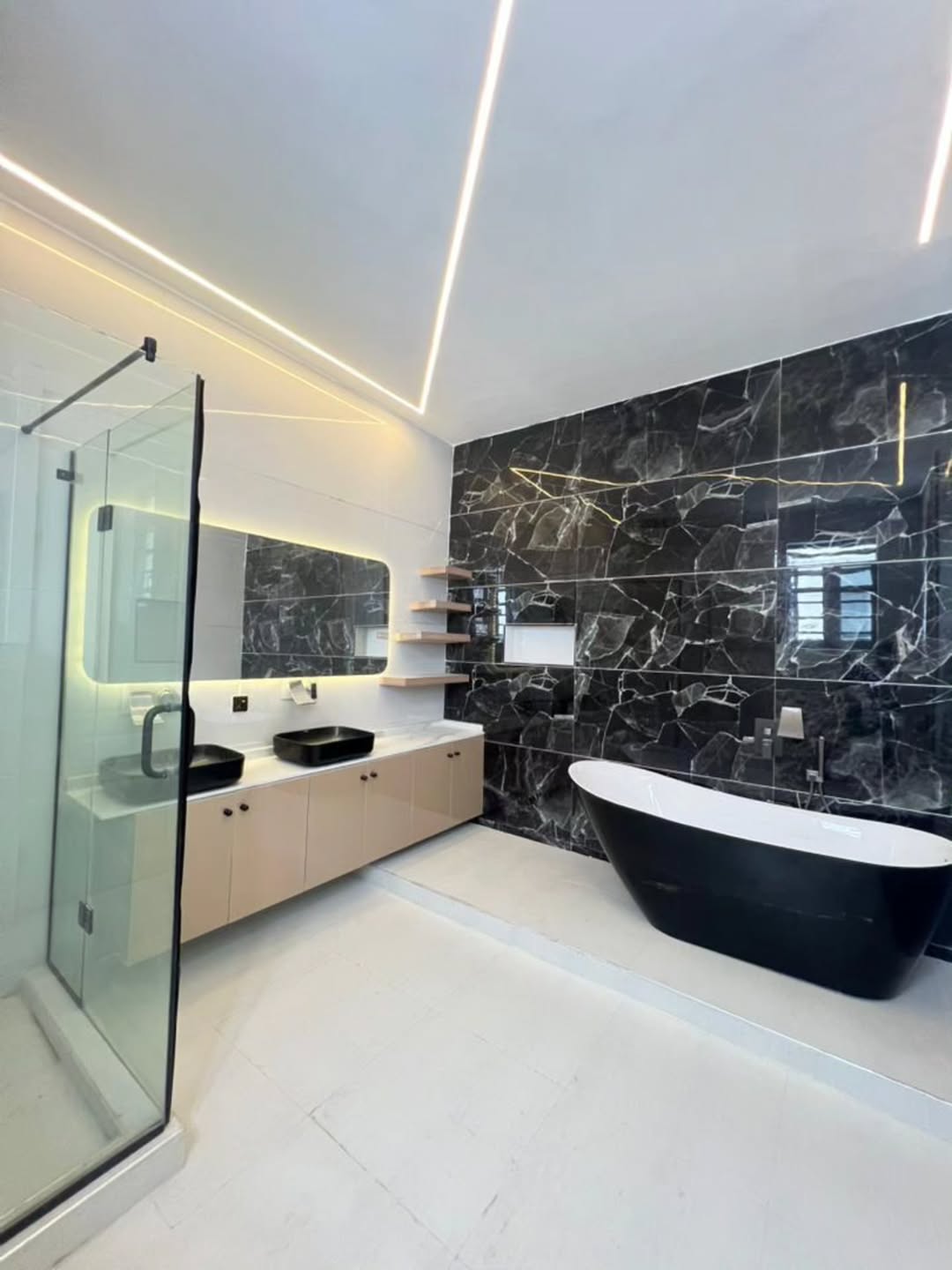 Lekki Phase 1 Grandeur: 5-Bed Duplex with Pool & Cinema