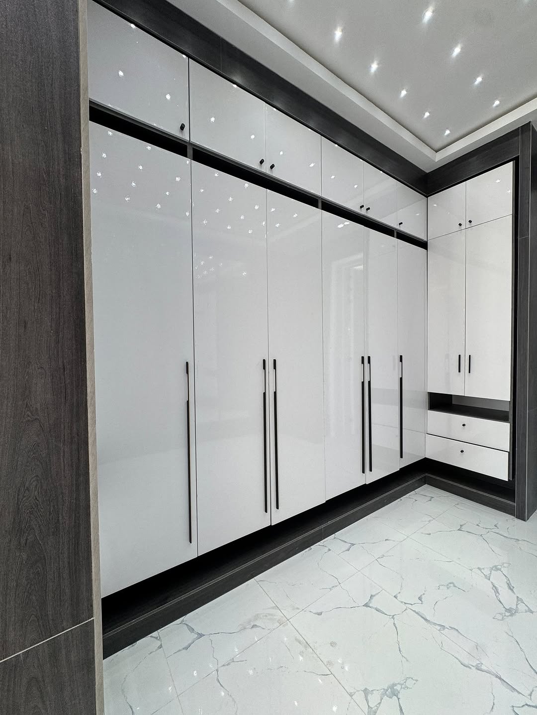 Lekki’s Ultimate 5-Bed Estate with Private Cinema & Pool