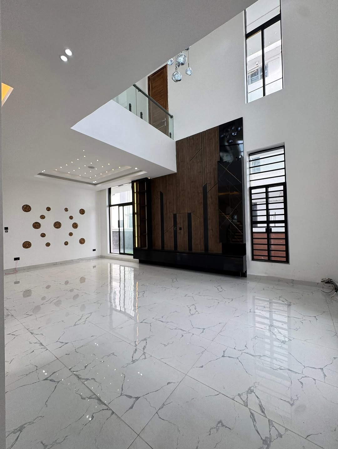 Lekki’s Ultimate 5-Bed Estate with Private Cinema & Pool