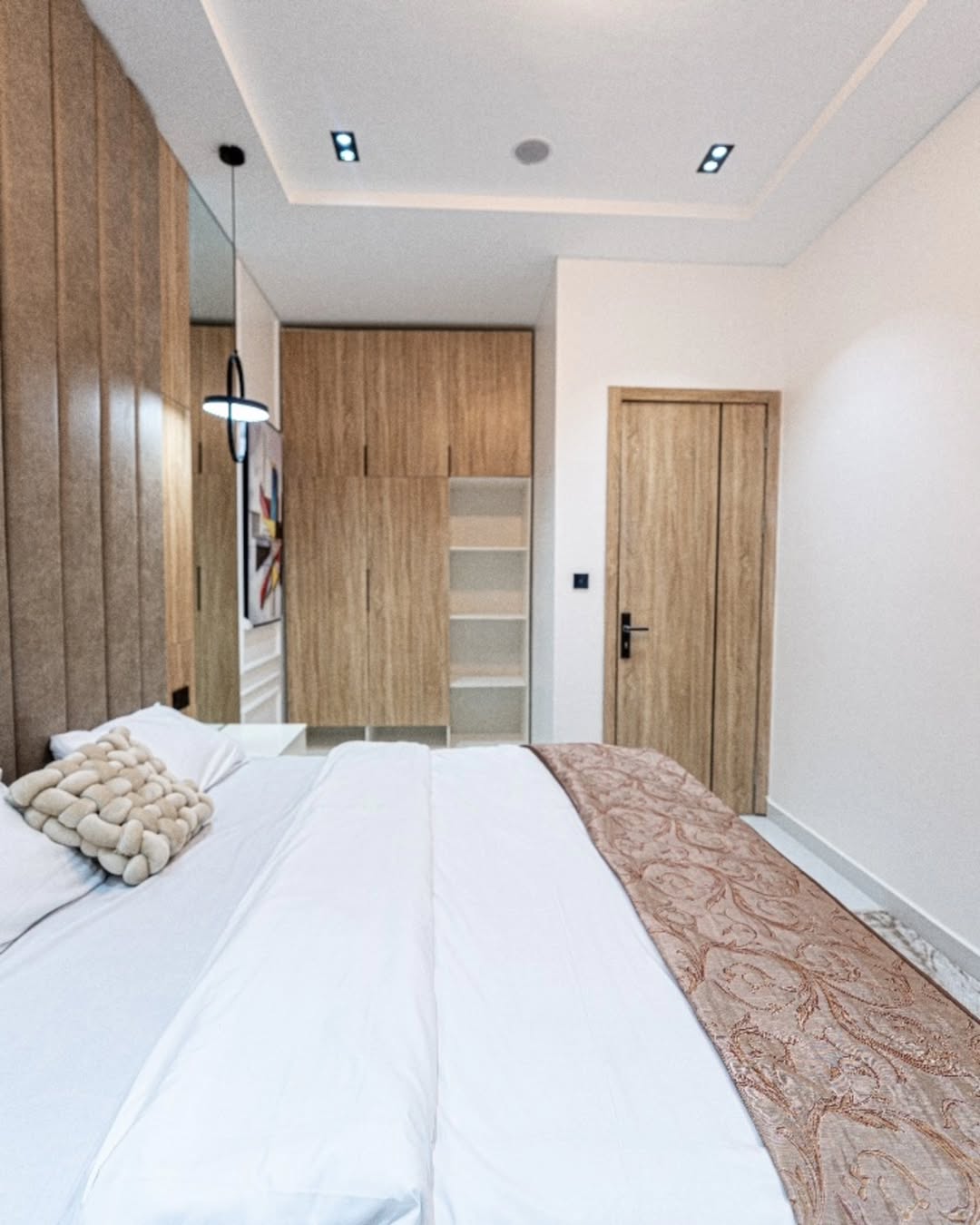 Elevator Luxury: 3 & 2 Beds with Pool in Lekki Phase 1