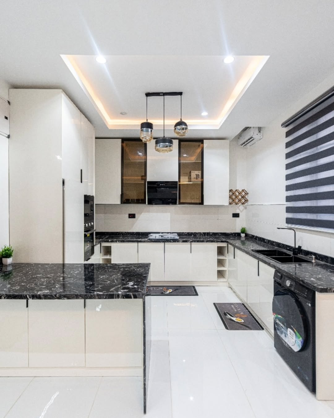 Elevator Luxury: 3 & 2 Beds with Pool in Lekki Phase 1