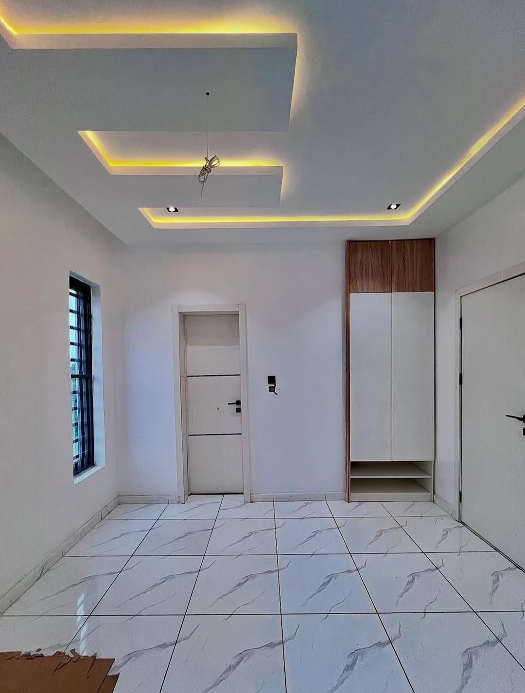 Elegant 5-Bed Estate Home with Resort-Style Pool