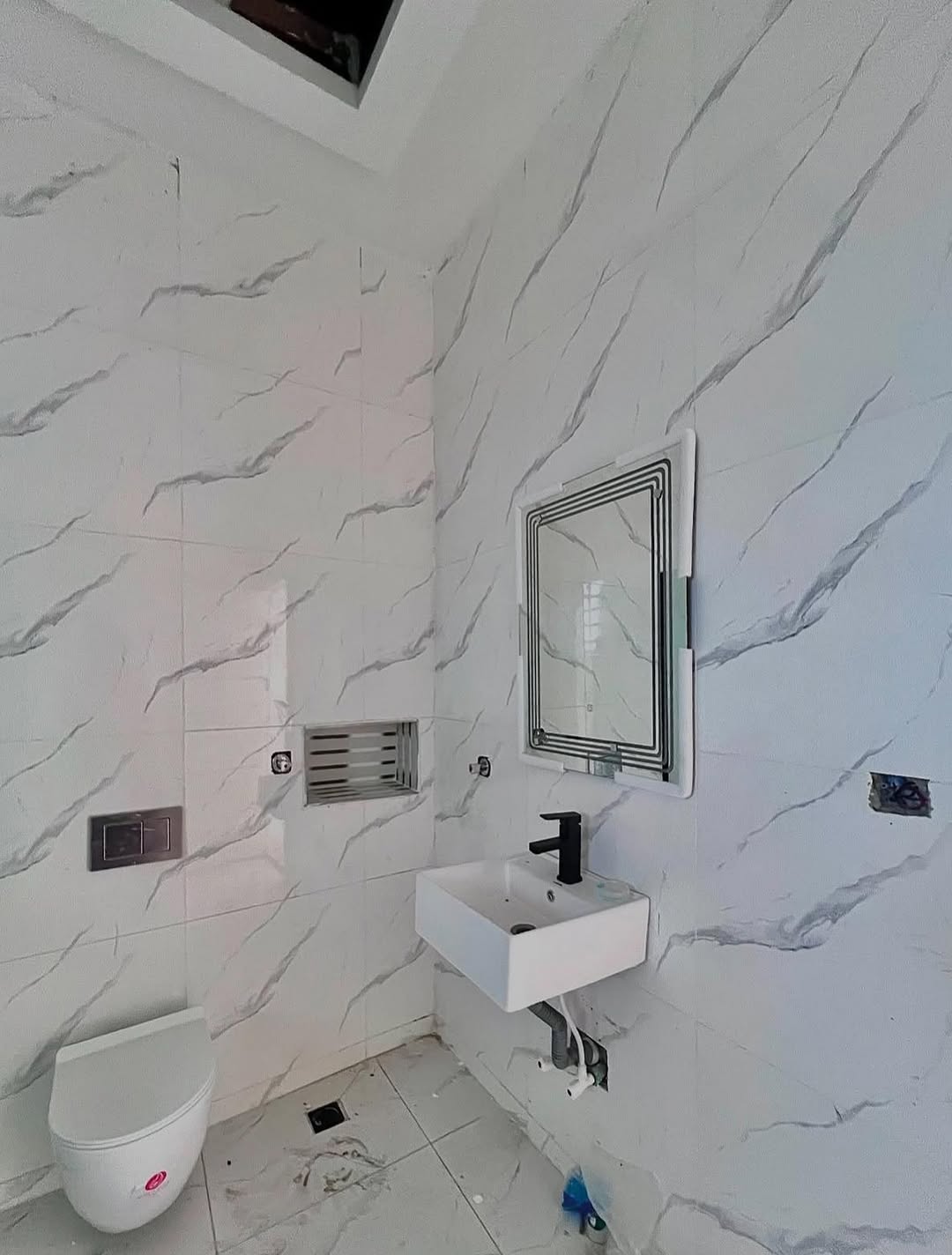 Elegant 5-Bed Estate Home with Resort-Style Pool