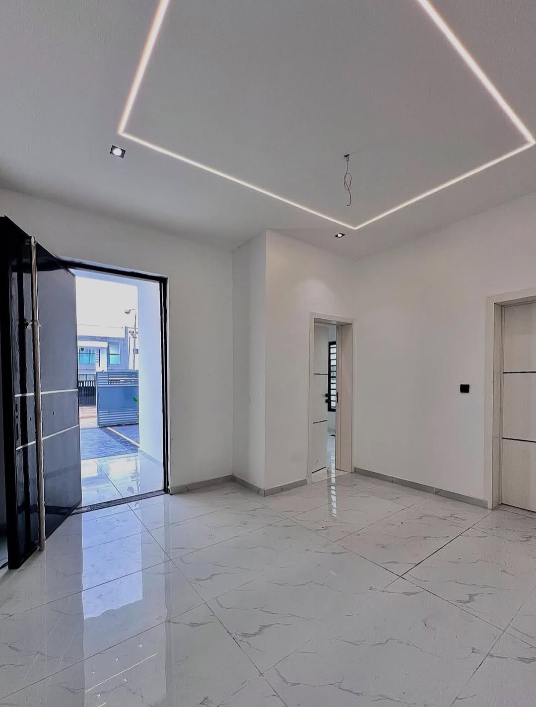 Elegant 5-Bed Estate Home with Resort-Style Pool