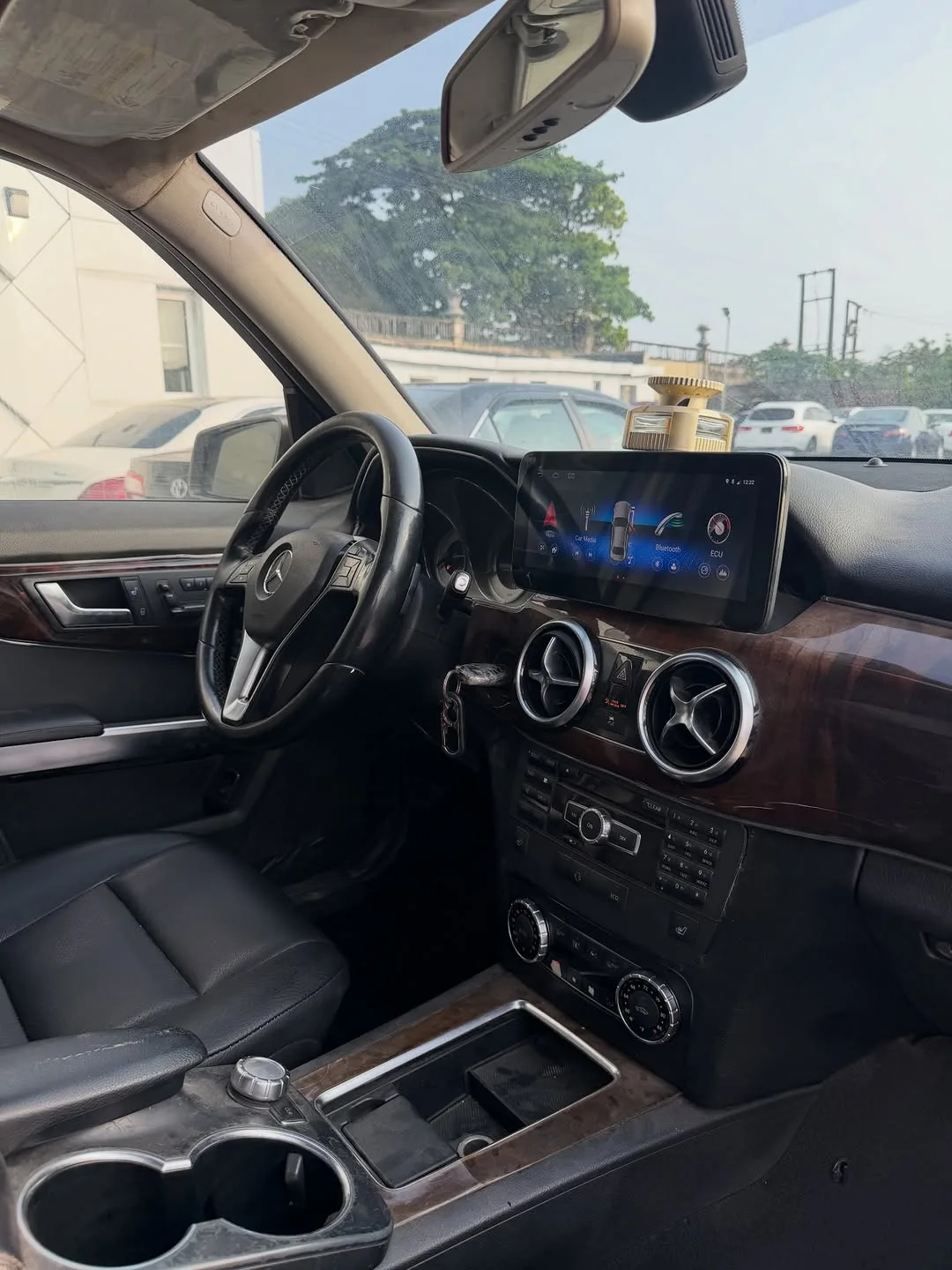 Luxury SUV: 2014 Mercedes GLK350, N15.9m