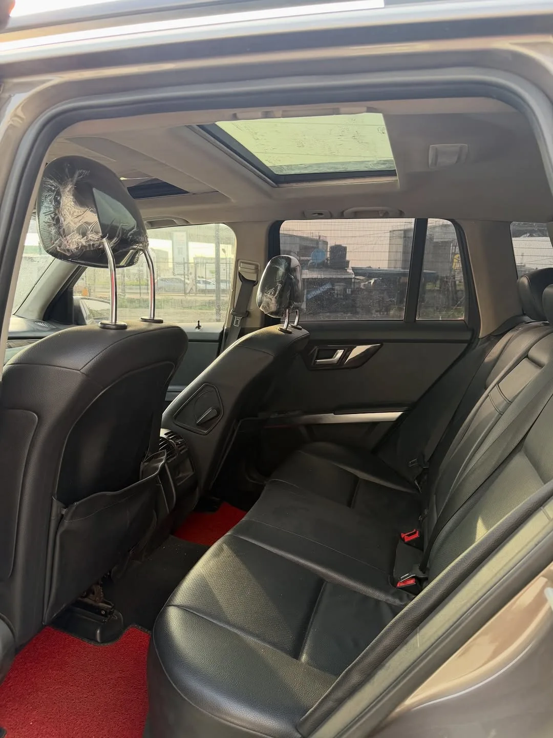 Luxury SUV: 2014 Mercedes GLK350, N15.9m