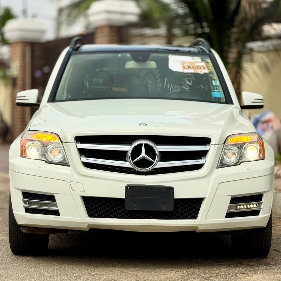 Luxury SUV: Smooth Drive, Ready to Own