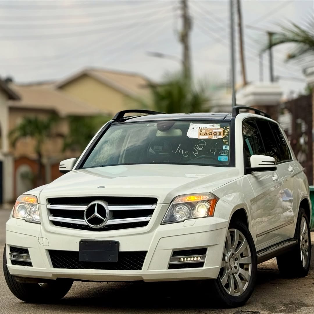 Luxury SUV: Smooth Drive, Ready to Own