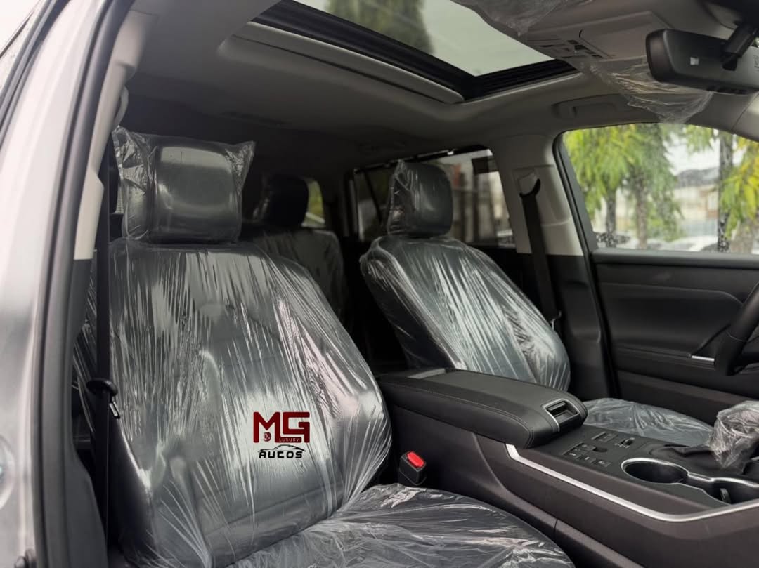 2024 Toyota Highlander XLE: Luxury Tech, Unbeatable Value