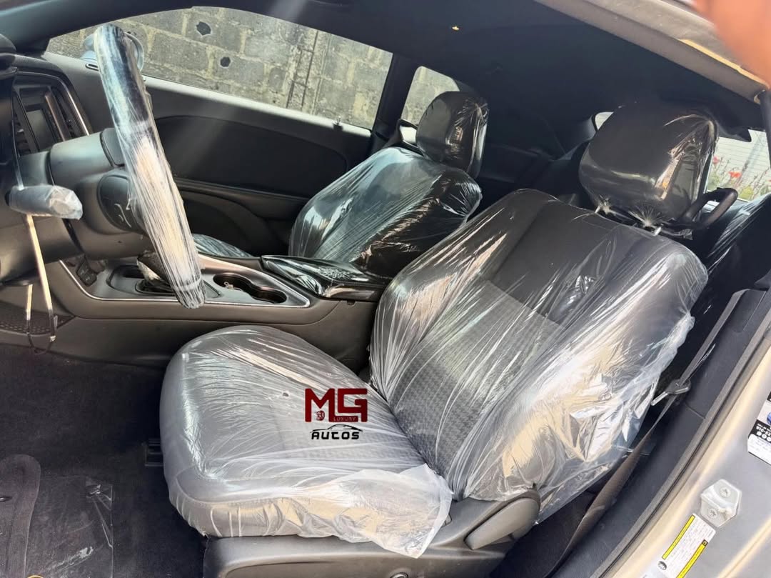 2017 Dodge Charger: Bold Power, Modern Luxury