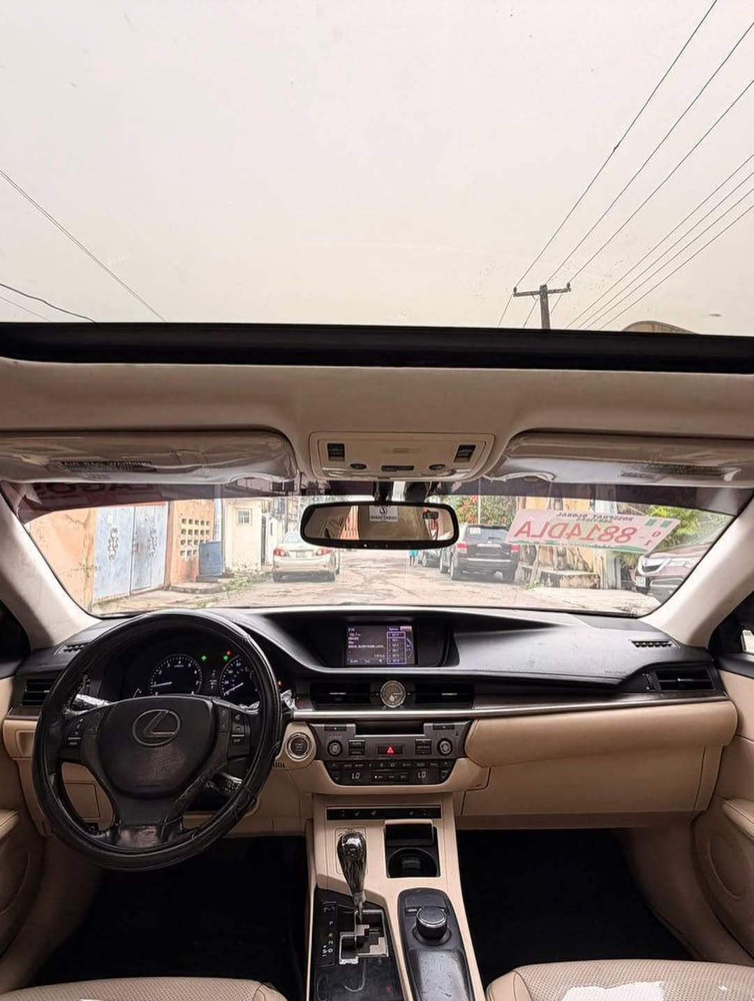 Luxury Lexus ES350: Pristine & Fully Loaded