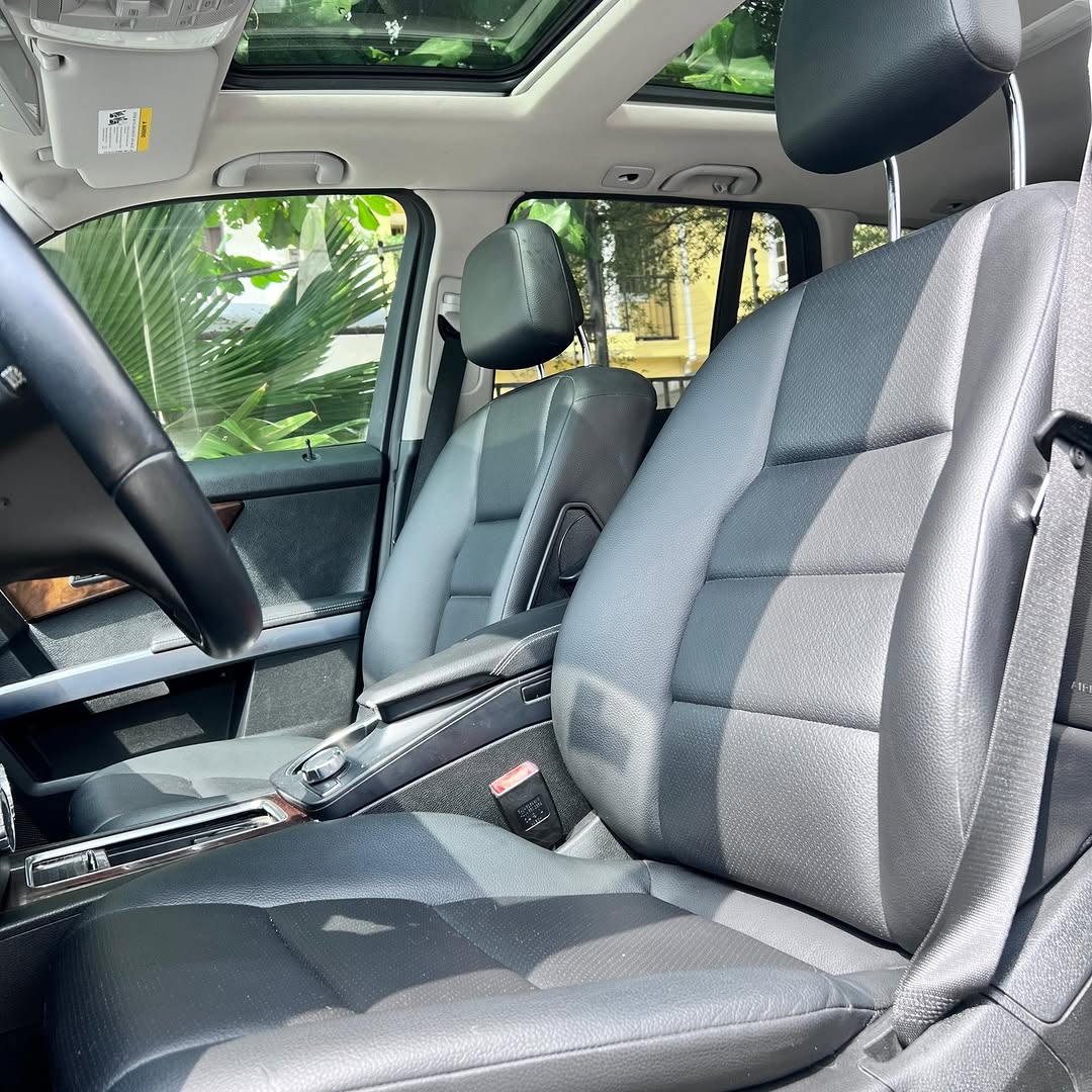 Luxury SUV: Impeccable 2014 GLK350