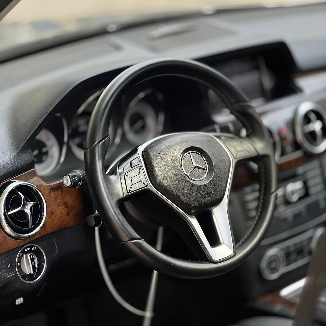 Luxury SUV: Impeccable 2014 GLK350