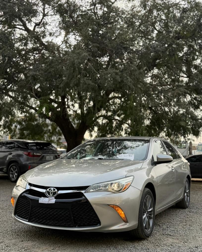 2016 Toyota Camry SE: Luxury Meets Value, Duty-Cleared
