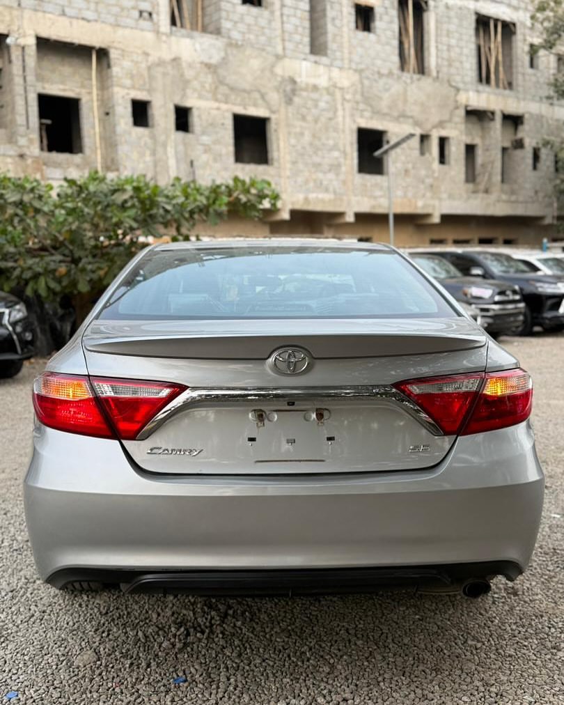 2016 Camry SE: Luxury & Tech, Duty-Cleared & Ready
