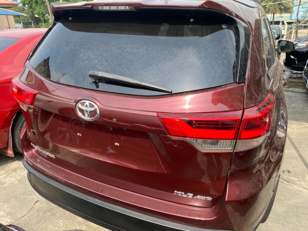 Luxury 2017 Highlander: Fully Paid & Ready to Drive