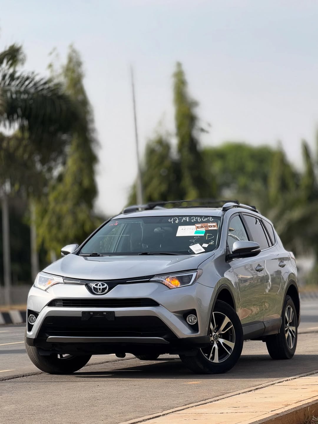 2016 Toyota RAV4 XLE: Luxury SUV, Nationwide Delivery