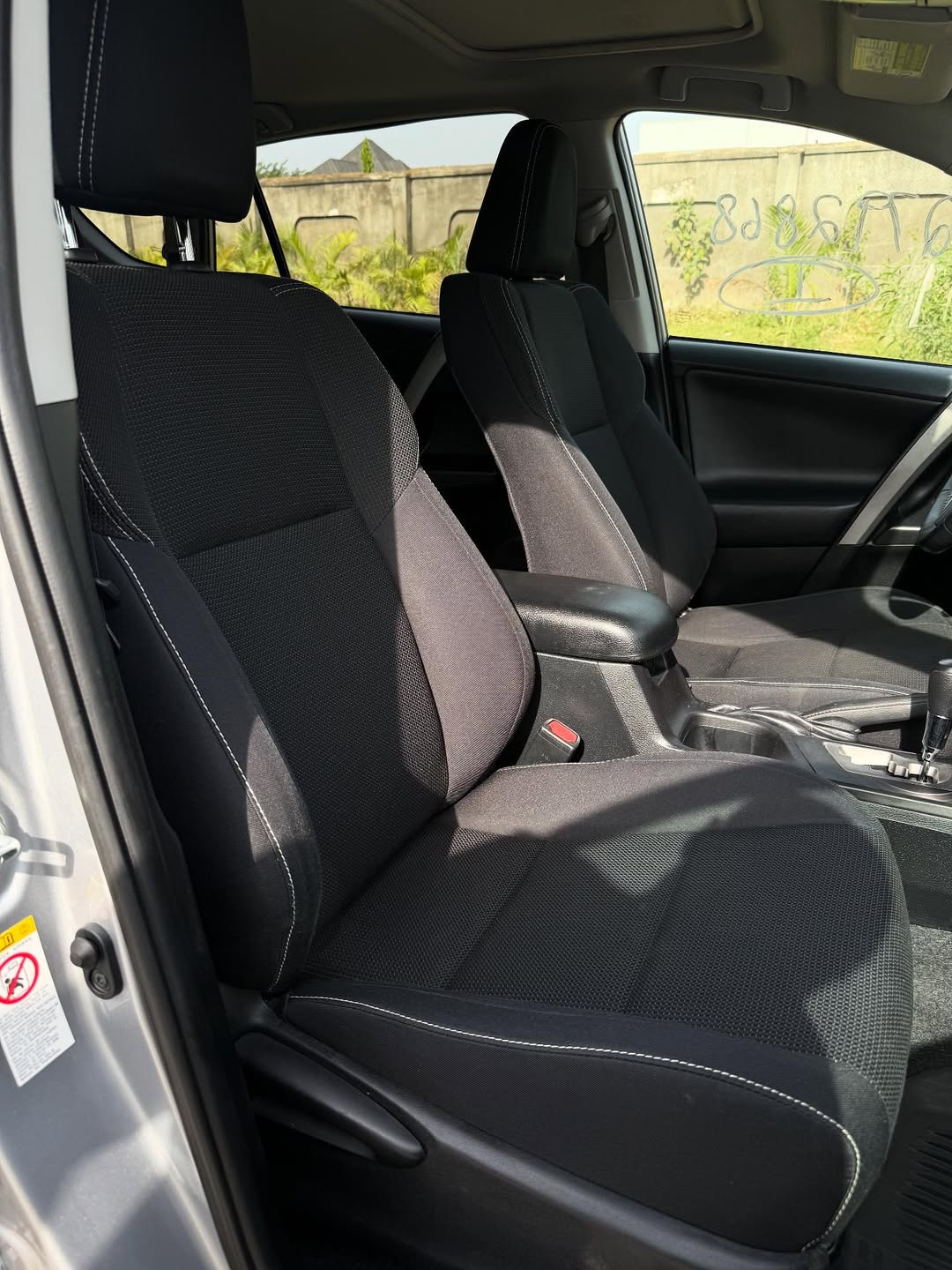 2016 Toyota RAV4 XLE: Luxury SUV, Nationwide Delivery