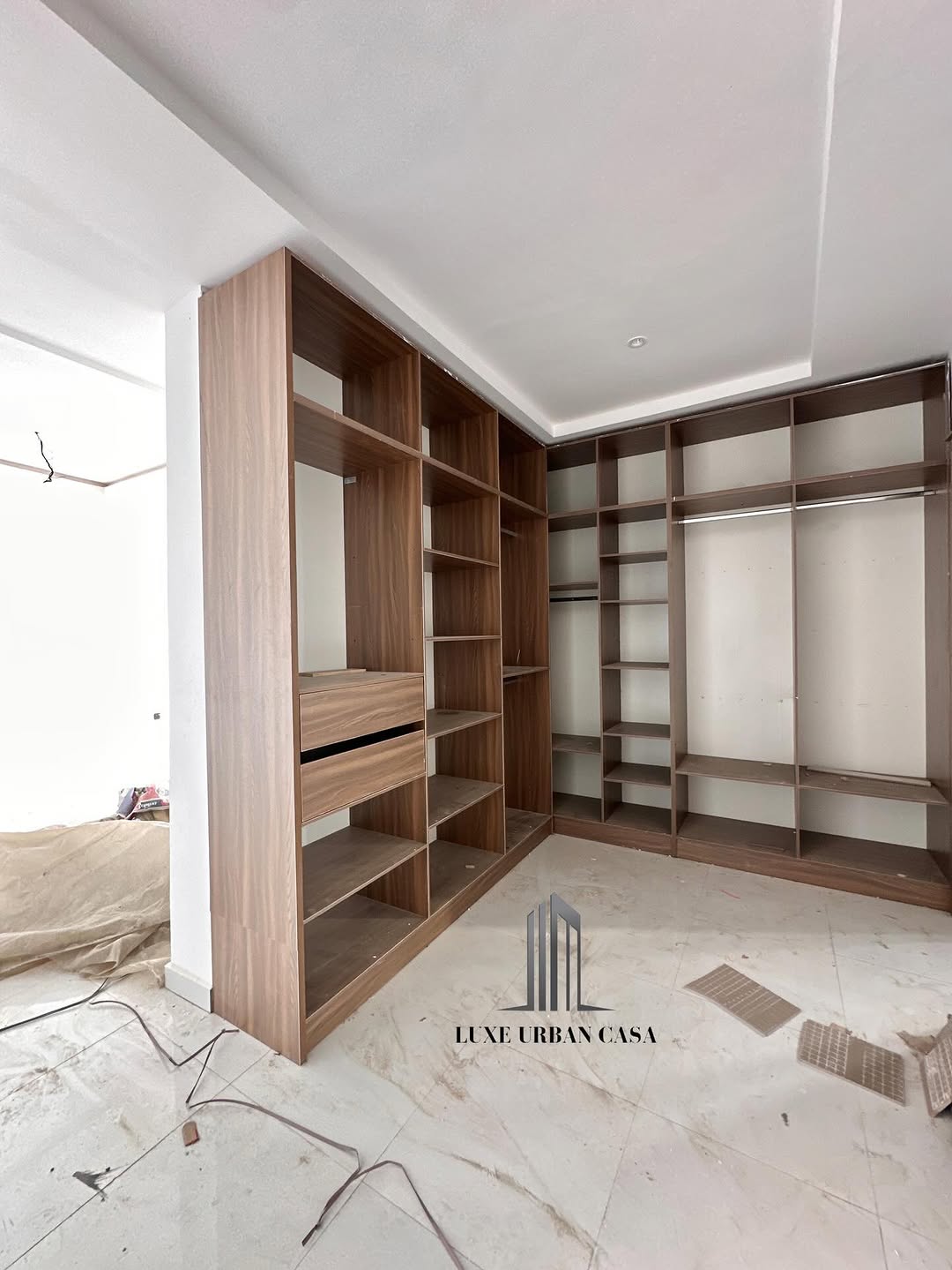 Lekki’s Pinnacle: 3-Bed Penthouse with Pool & Views