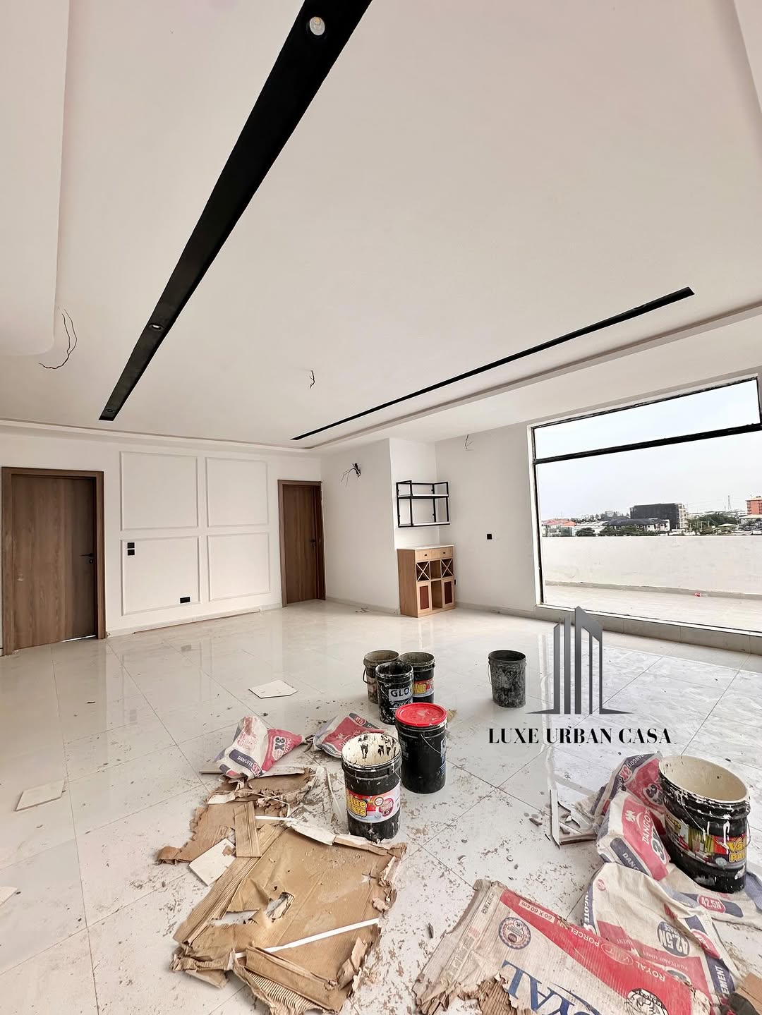 Lekki’s Pinnacle: 3-Bed Penthouse with Pool & Views