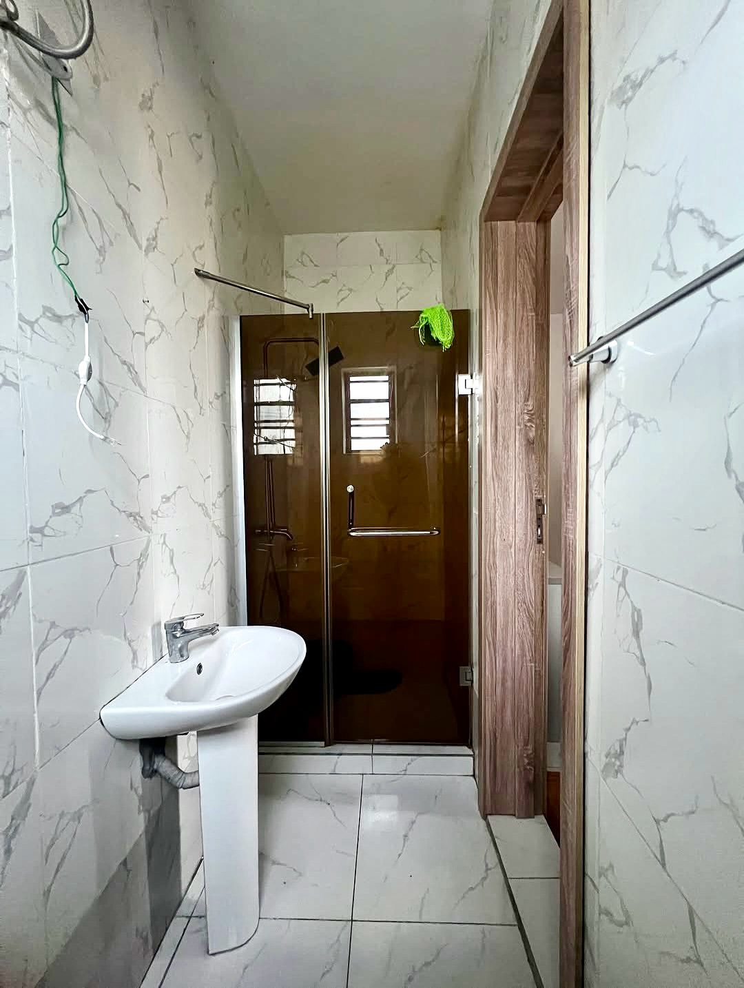 VGC Haven: Fully Furnished 2-Bed with 24/7 Power & Security