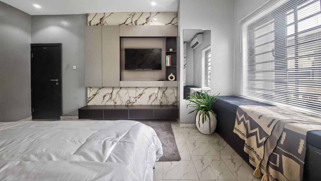 Stunning 3BR Terrace in Abesan Estate