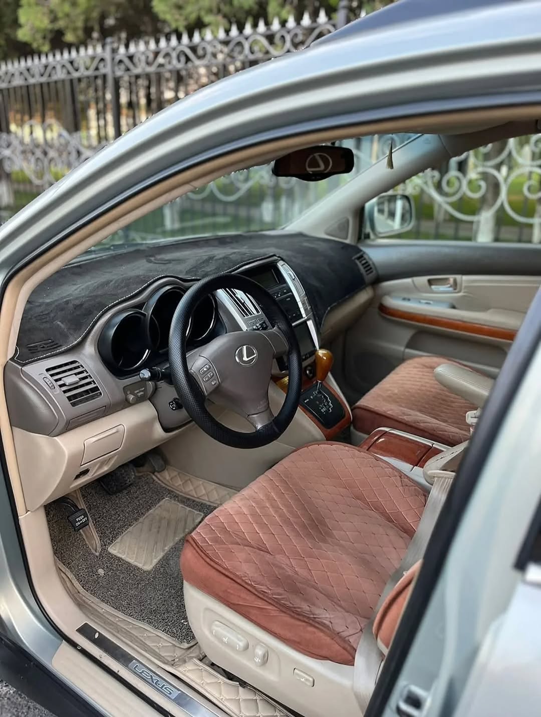 Timeless Lexus Luxury: Unbeatable 2003 RX 330