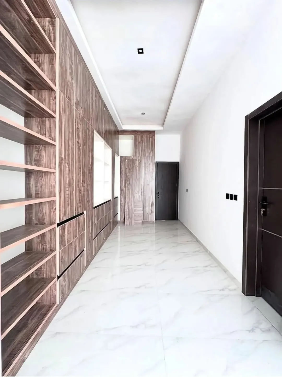 Exquisite 5-Bedroom Duplex with Smart Luxury in Osapa Lekki