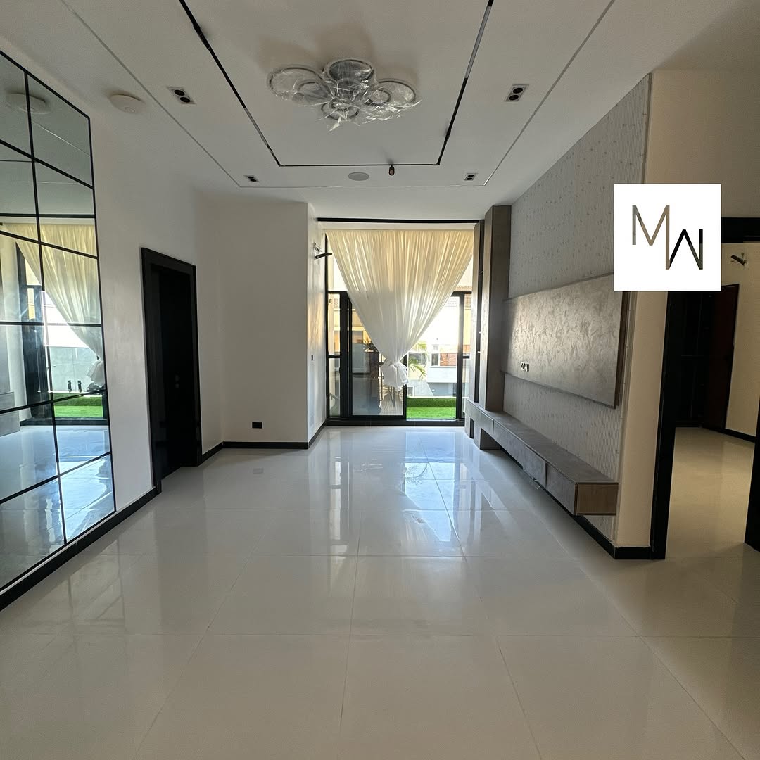 Luxury 5BR with Cinema, Gym & Pool