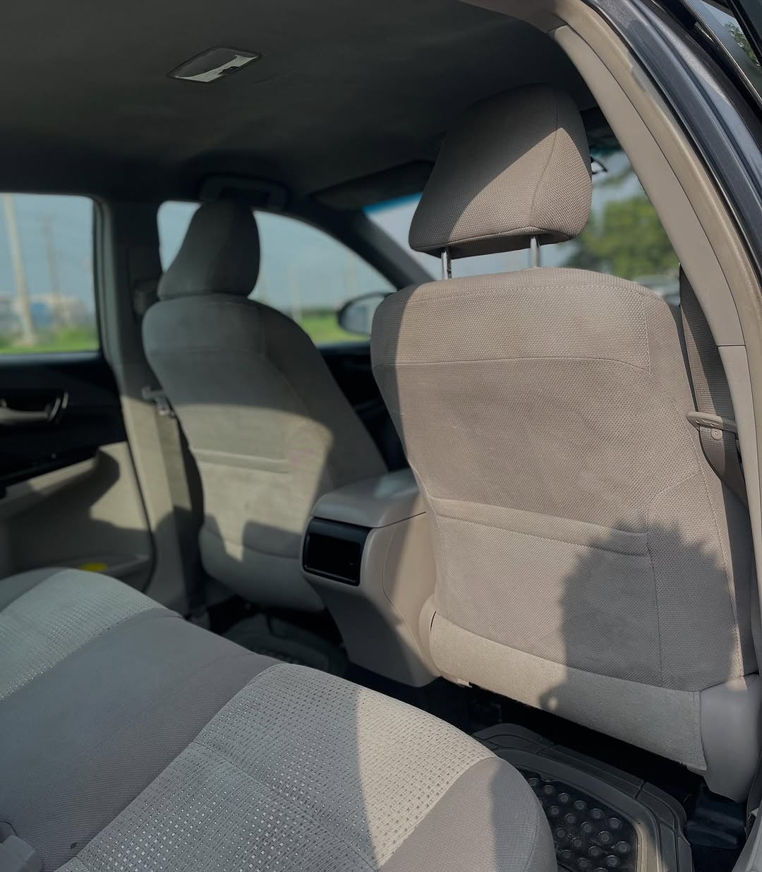 2012 Toyota Camry LE: Reliable Luxury, Just 10.5M