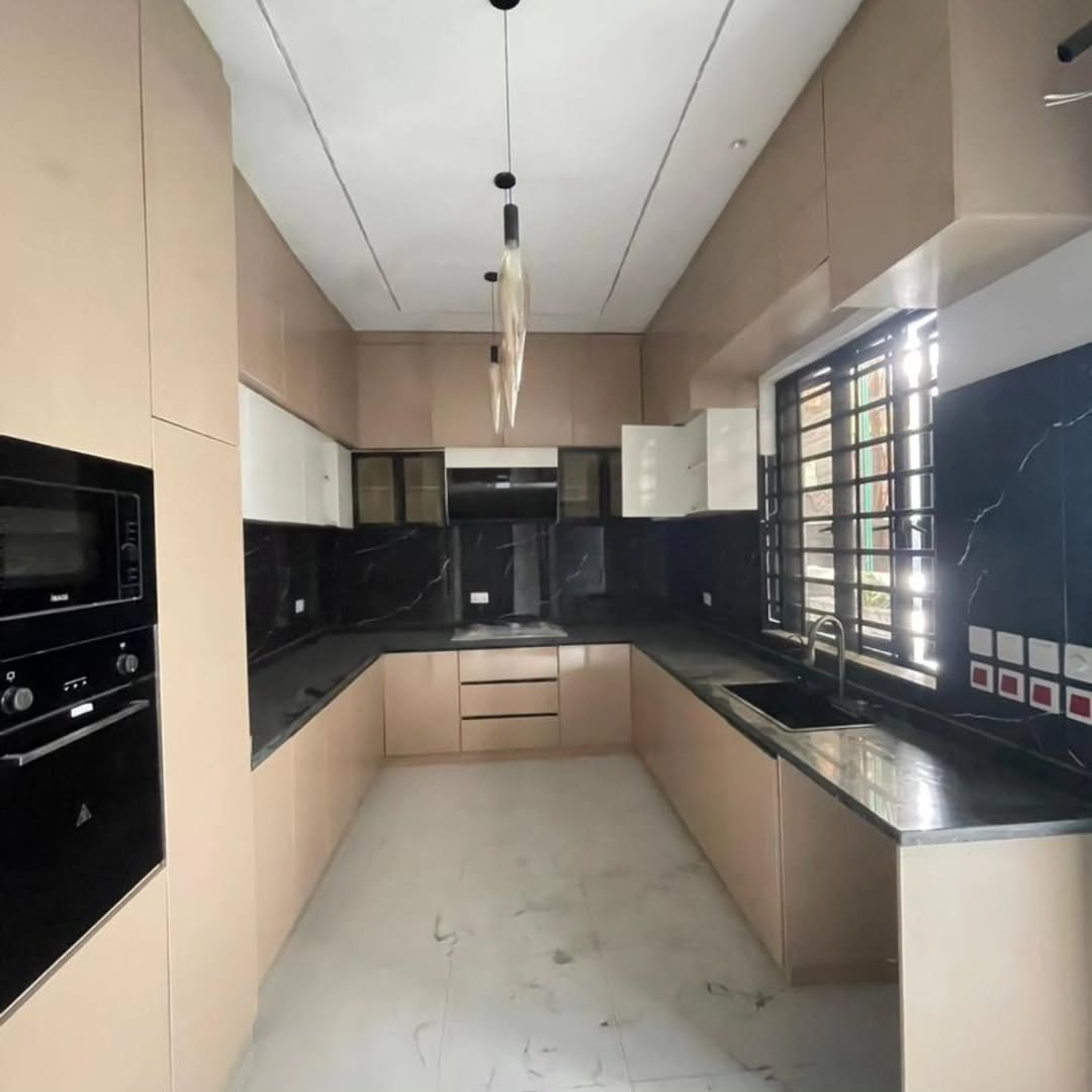 Lekki’s Ultimate 5-Bedroom Cinema & Pool Estate