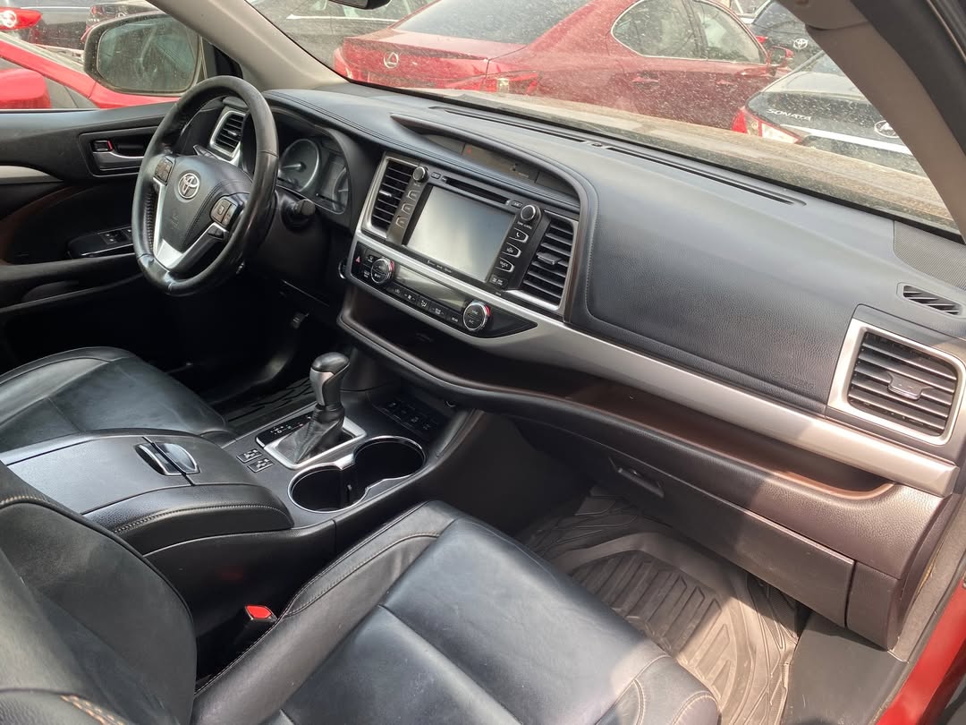 Luxury 2017 Highlander: Fully Paid & Ready to Drive