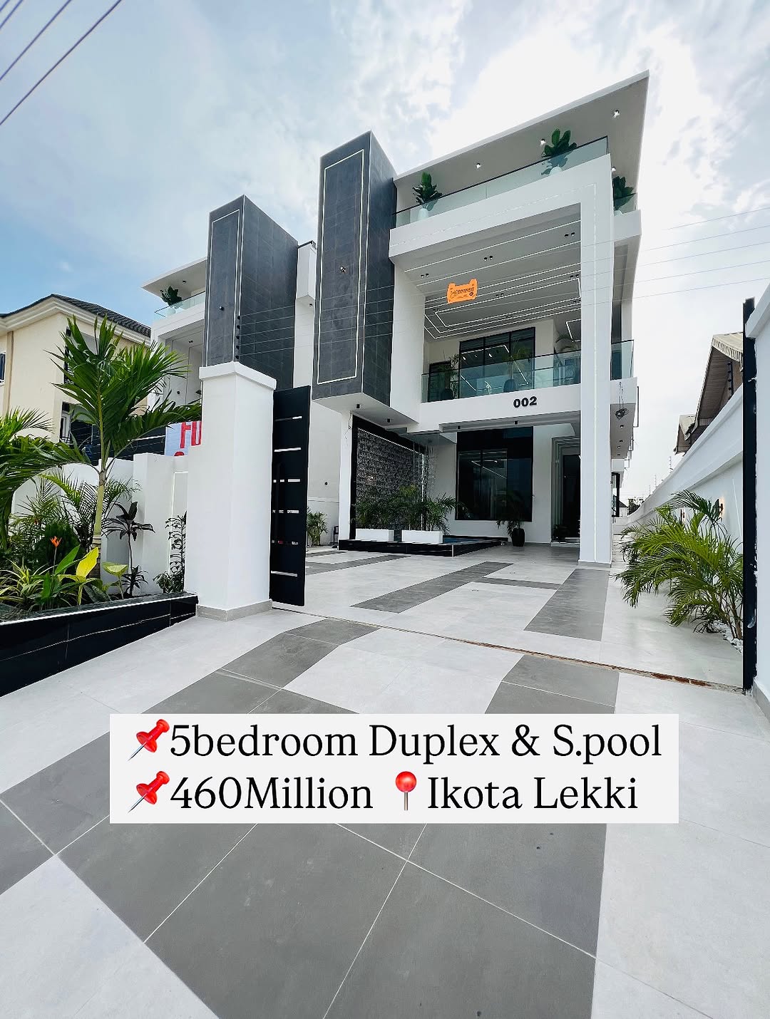 Sleek 5-Bed Duplex with Rooftop Cinema & Pool
