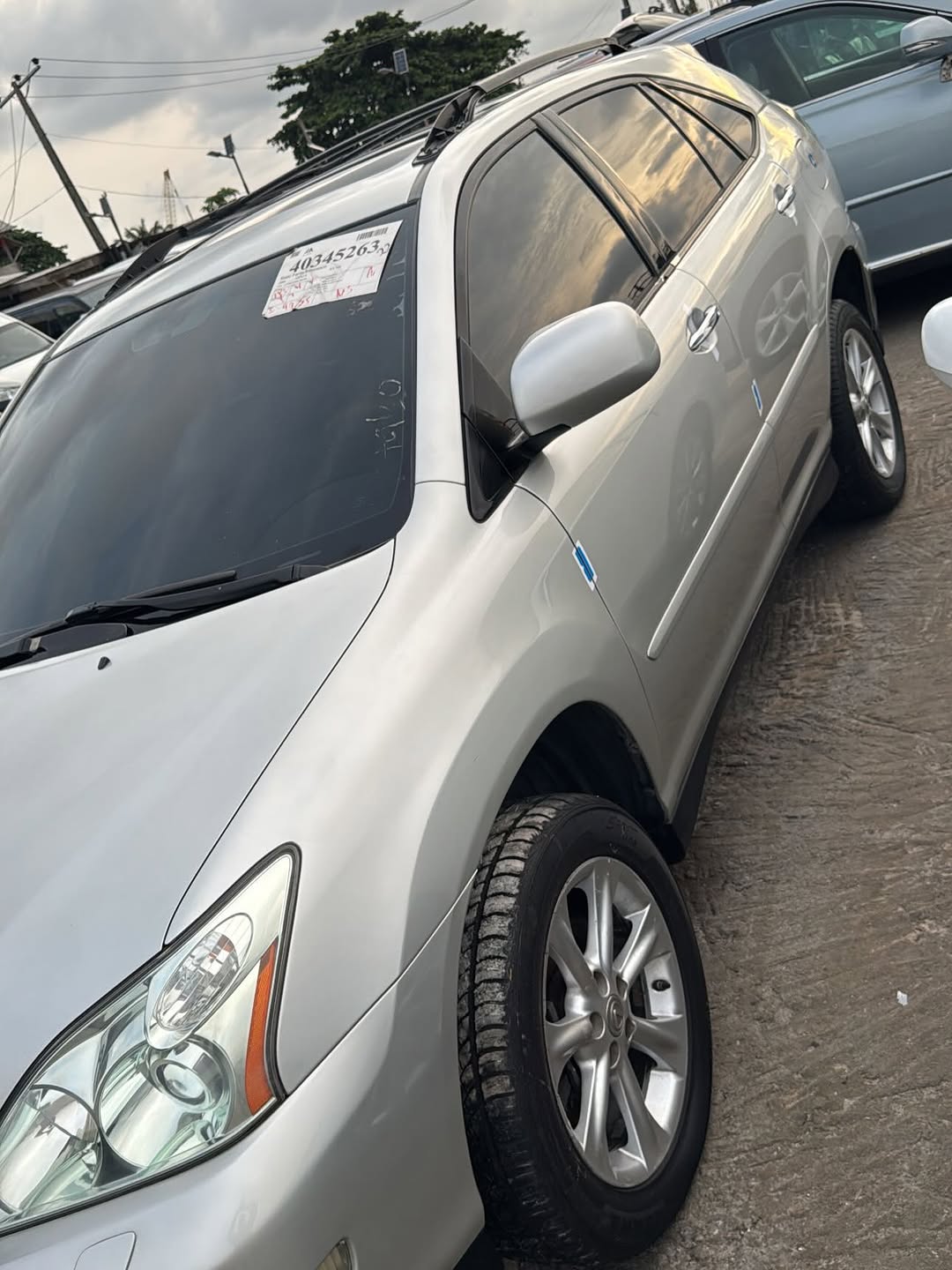 Luxury Lexus RX350: Pristine & Loaded