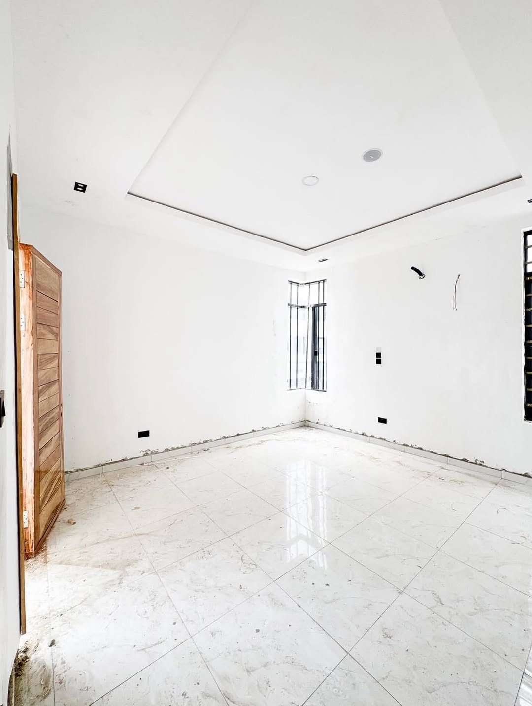 5-Bedroom Haven in Chevron: Luxury, Space & BQ