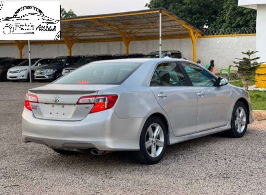 Unbeatable Price: Toyota Camry SE