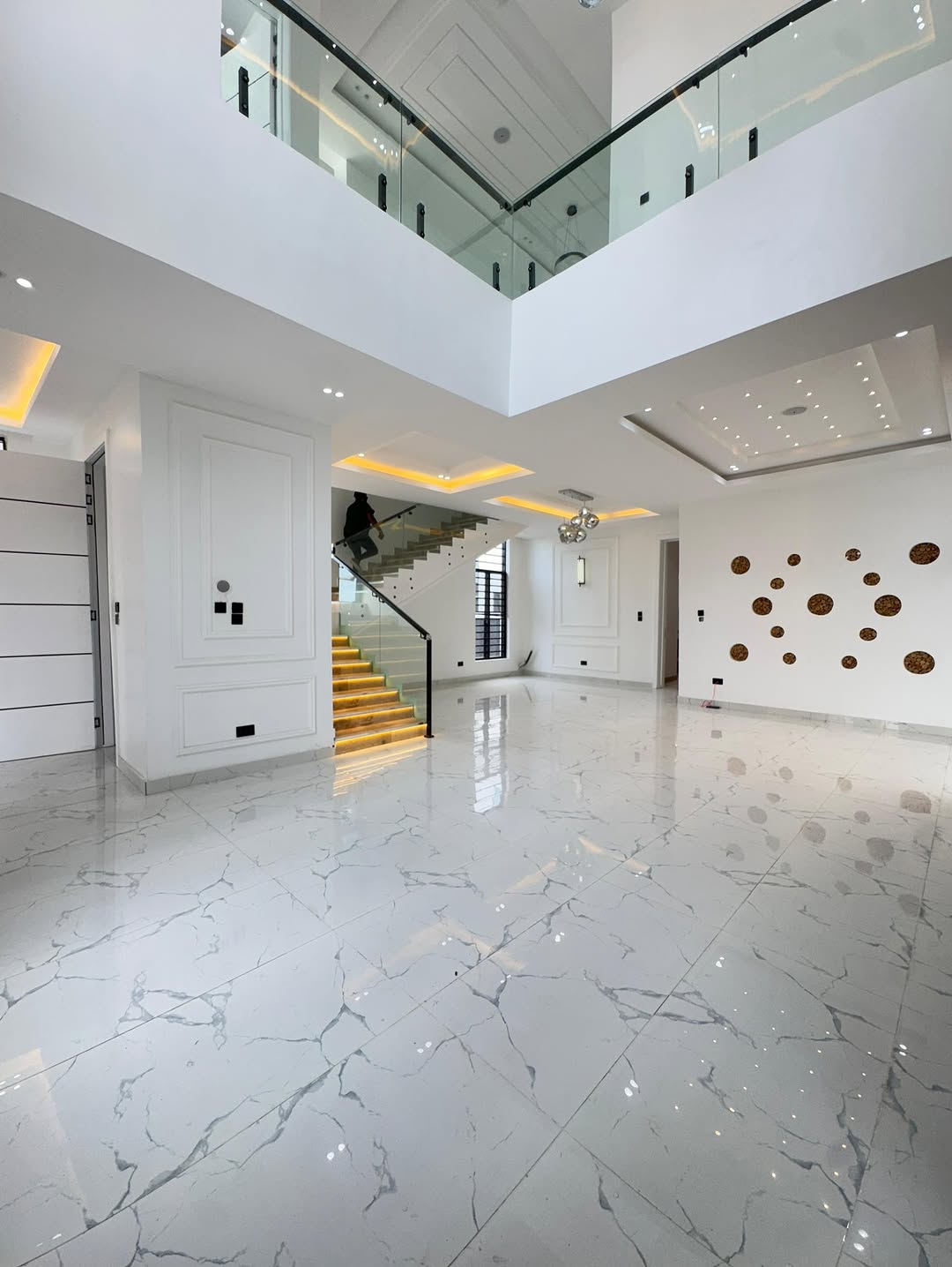 Lekki’s Ultimate 5-Bed Estate with Private Cinema & Pool