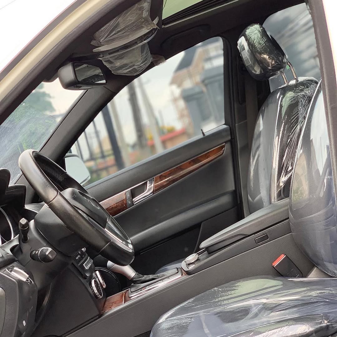 Luxury AMG Style: 2012 Mercedes C350